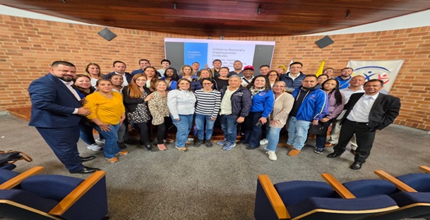 Reunión nacional en Bogotá con presencia de organizaciones sindicales